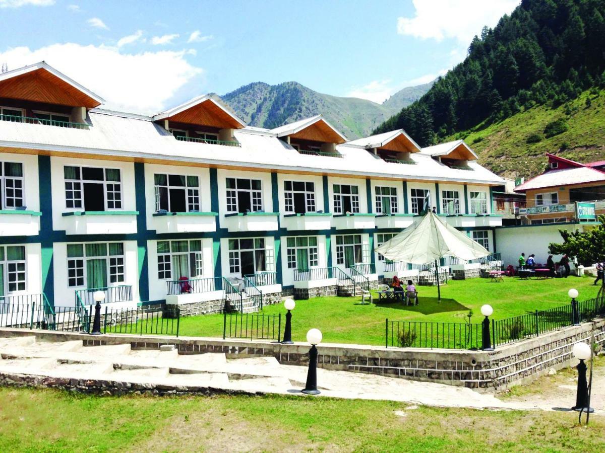 Pine Top Hotels Naran Dış mekan fotoğraf